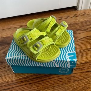 Native Davis Kids Sandals in Chartreuse Green